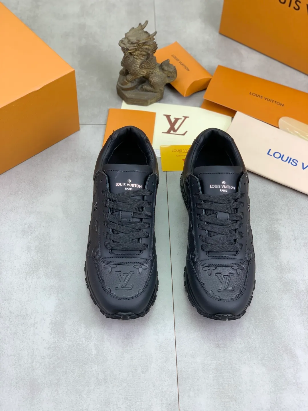 Men's men's shoes 💰P680 new style 💶[LOUIS VUITTON] (original order) new style 🍀LV Louis Vuitton * - top version of LV classic trendy shoes! Made of imported original cowhide and water-dyed cowhide lining. The latest original wear-resistant rubber combination outsole! High quality products! Multiple colors available, code number: 38-44 (45 46 customized)